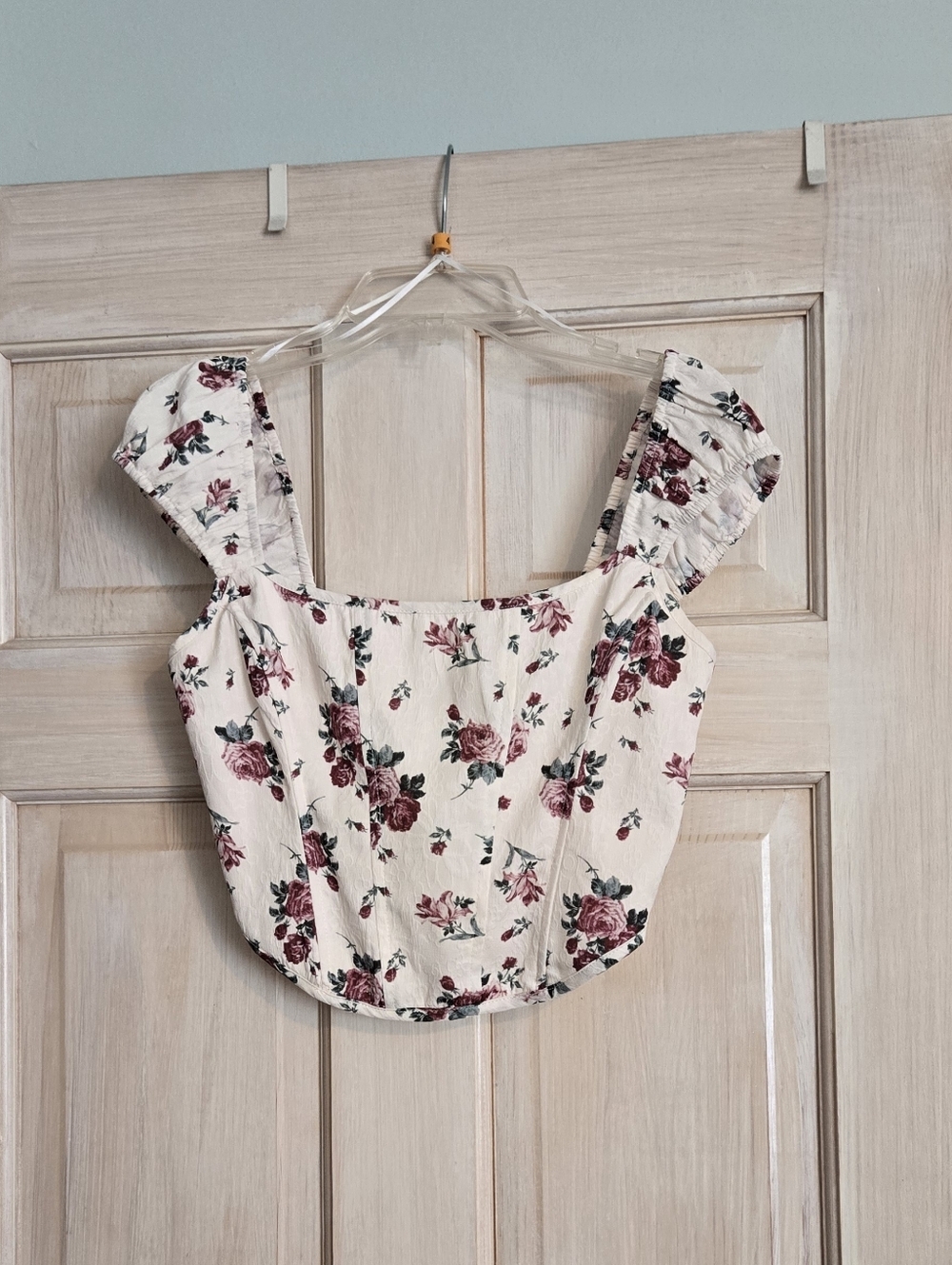 Cotton Candy LA Floral Square-Neck Crop Top in Cream Small